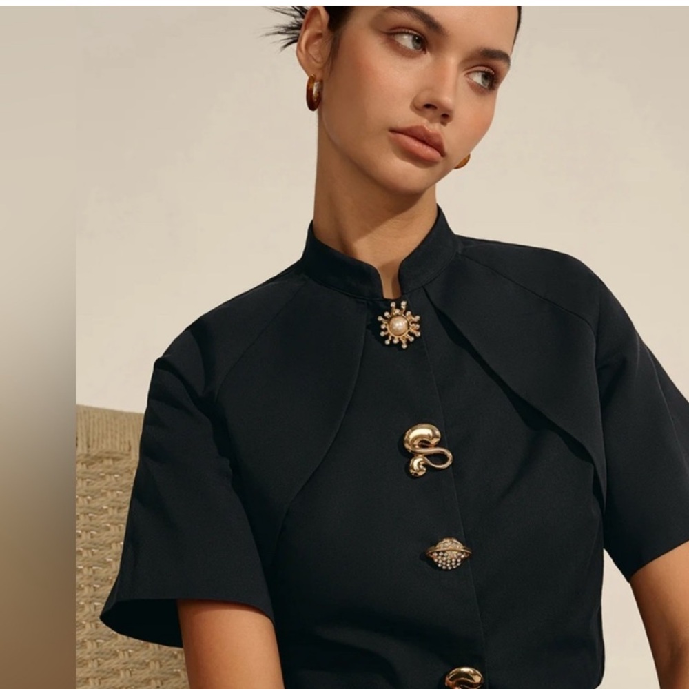COMMENCE , Elegant Black crop  Women's Top with metal buttons NWT - Picture 6 of 11